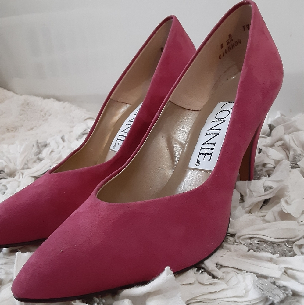 Magenta suede heels